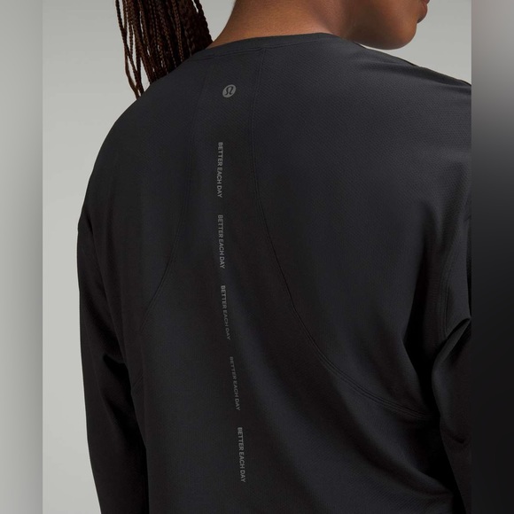lululemon NWT *graphic Abrasion-Resistant Training Long Sleeve sz 2 Black - Picture 1 of 6